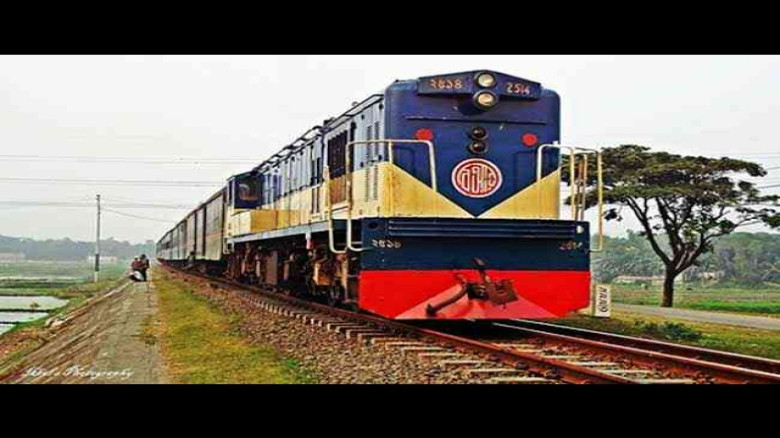 যাত্রী খাতে বেড়েছে আয়, ইঞ্জিনের সংকটে কমেছে পণ্য সরবরাহ --